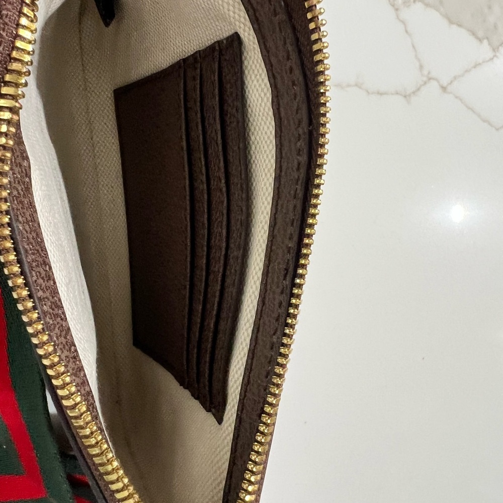 Gucci GG Supreme Crossbody Bag in Beige/Brown with Green-Red Web - Picture 5 of 13
